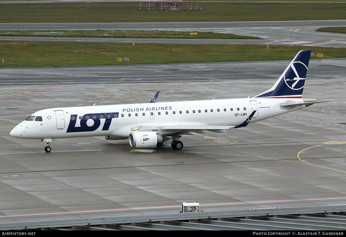 Aircraft Photo of SP-LMH | Embraer 190LR (ERJ-190-100LR) | LOT Polish Airlines - Polskie Linie Lotnicze | AirHistory.net #812395
