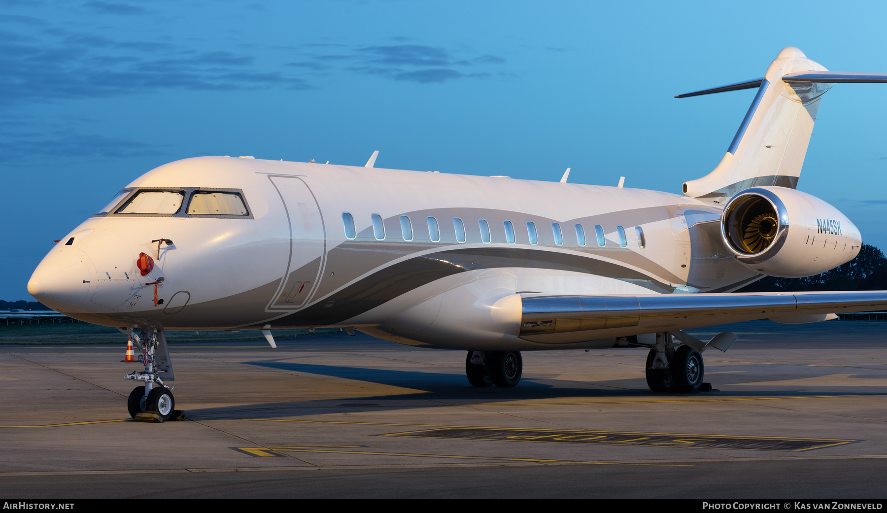 Aircraft Photo of N445SK | Bombardier Global 6000 (BD-700-1A10) | AirHistory.net #812646