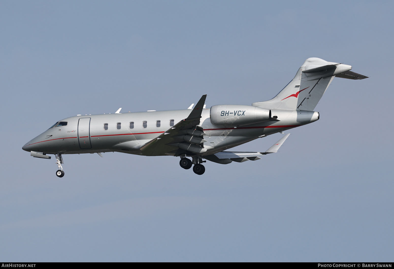 Aircraft Photo of 9H-VCX | Bombardier Challenger 350 (BD-100-1A10) | VistaJet | AirHistory.net #812731