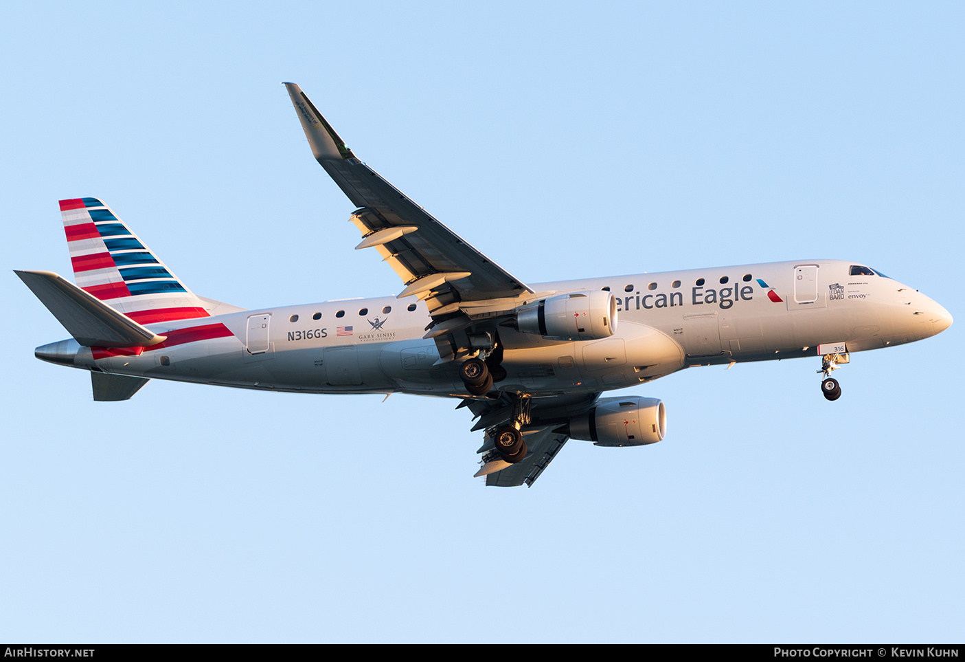 Aircraft Photo of N316GS | Embraer 175LR (ERJ-170-200LR) | American Eagle | AirHistory.net #812750