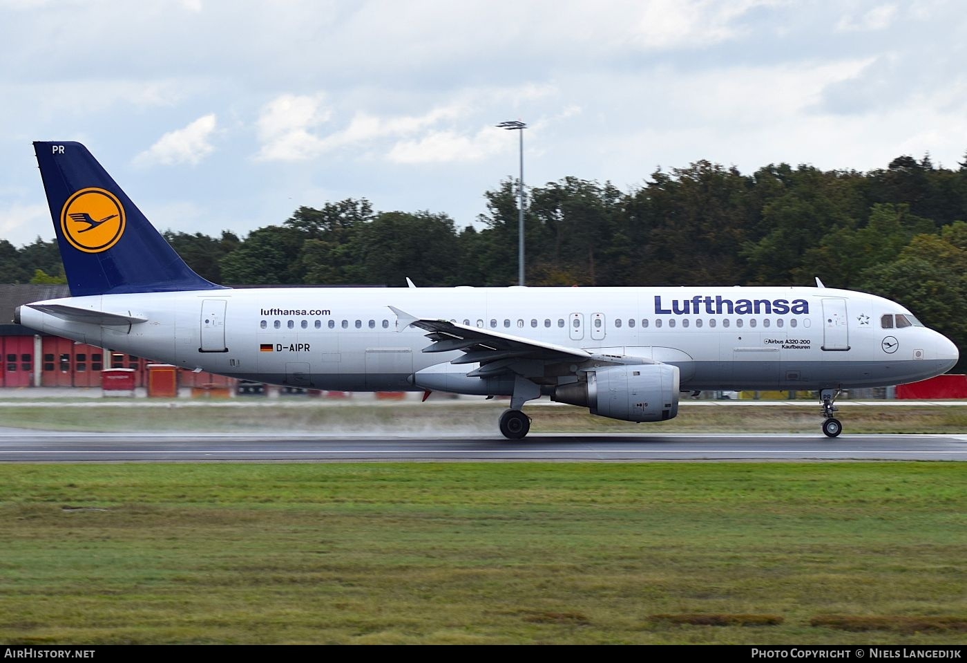 Aircraft Photo of D-AIPR | Airbus A320-211 | Lufthansa | AirHistory.net #812913