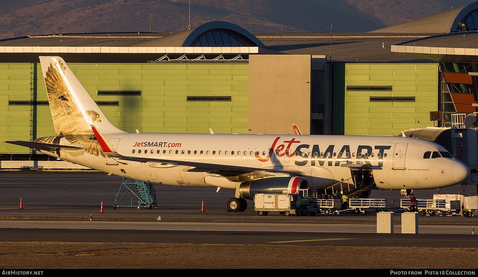 Aircraft Photo of CC-AWA | Airbus A320-232 | JetSmart | AirHistory.net #813286