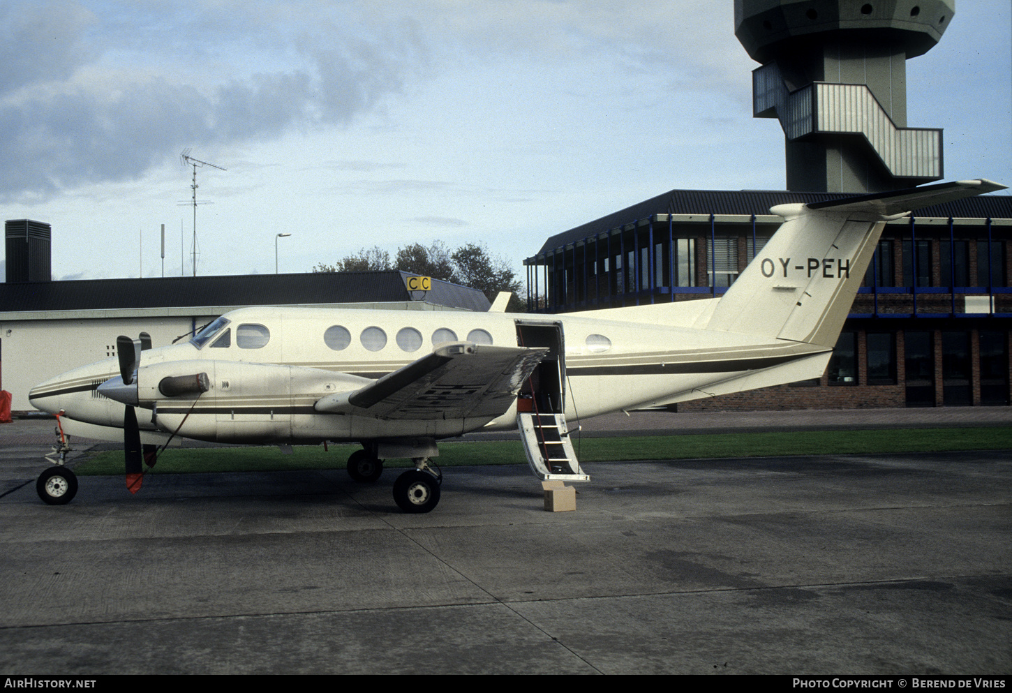 Aircraft Photo of OY-PEH | Beech 200 Super King Air | AirHistory.net #813299