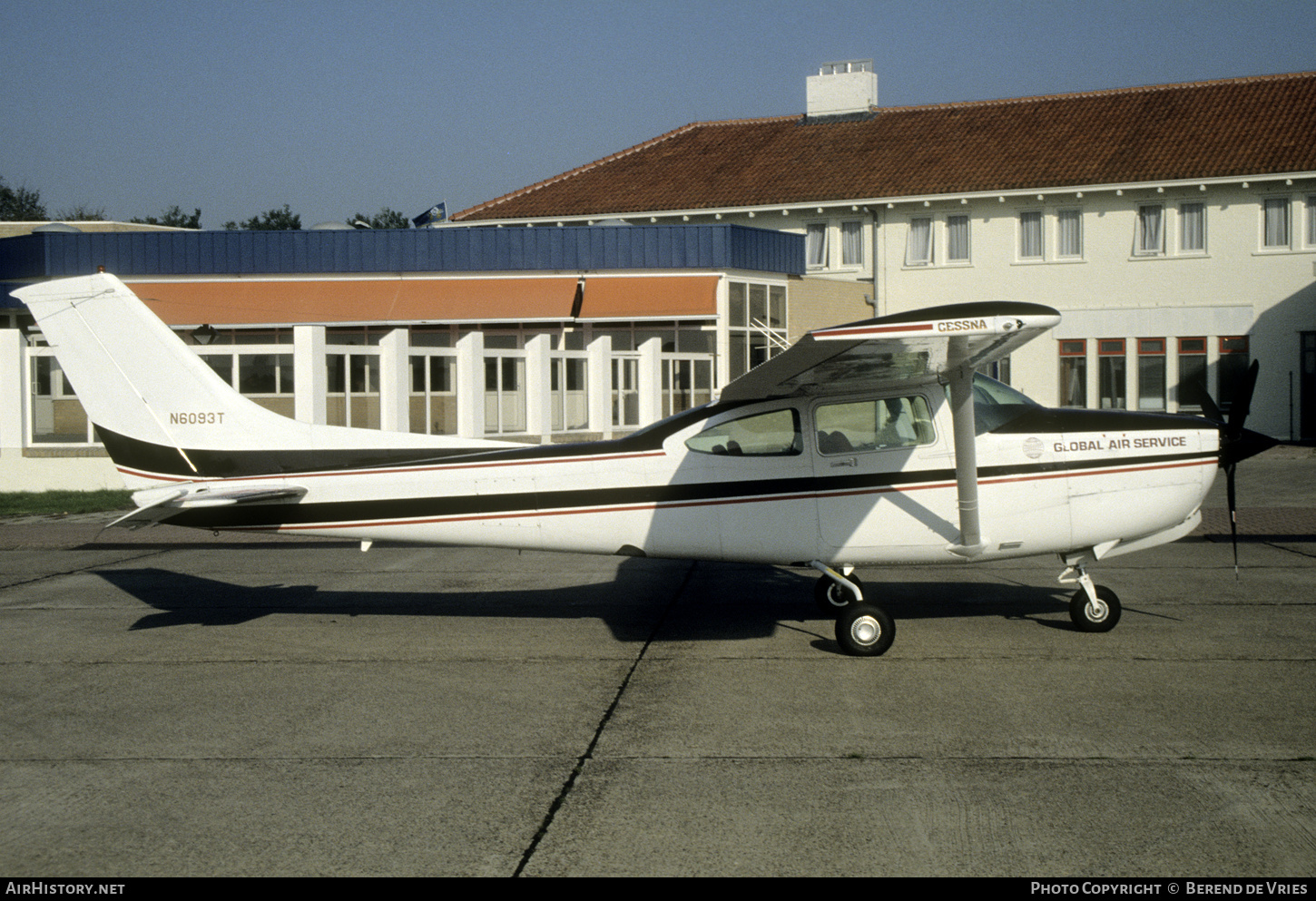 Aircraft Photo of N6093T | Cessna TR182 Turbo Skylane RG | Global Air Service | AirHistory.net #813304