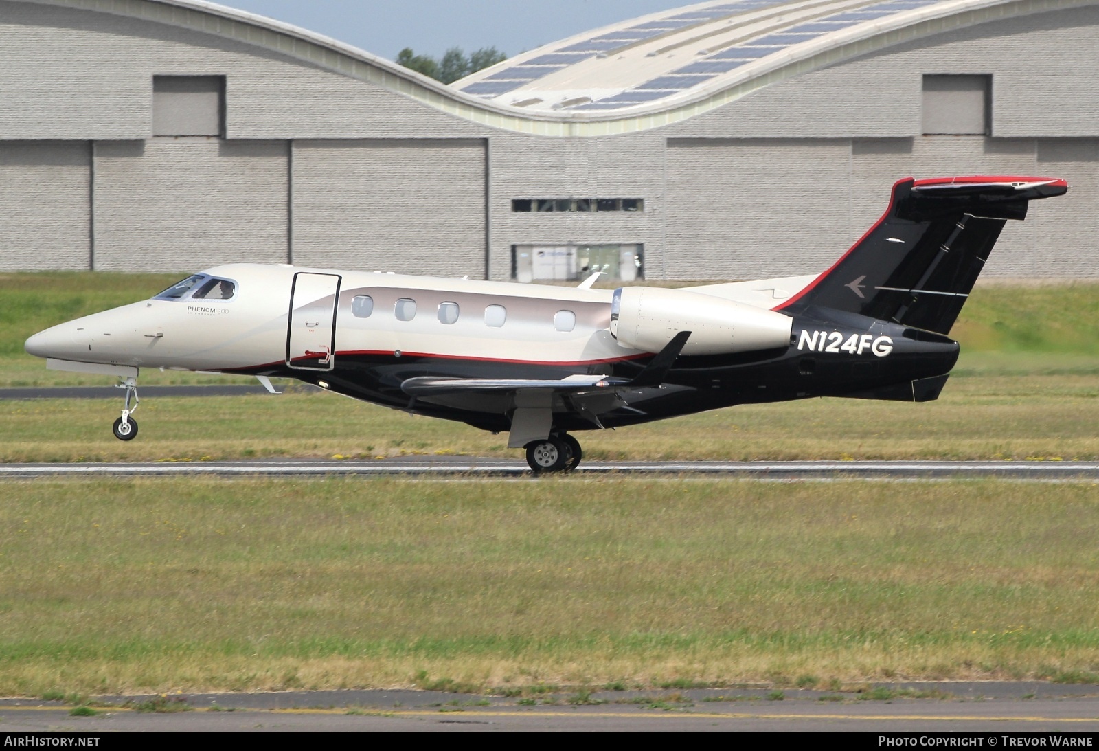 Aircraft Photo of N124FG | Embraer EMB-505 Phenom 300 | AirHistory.net #813364