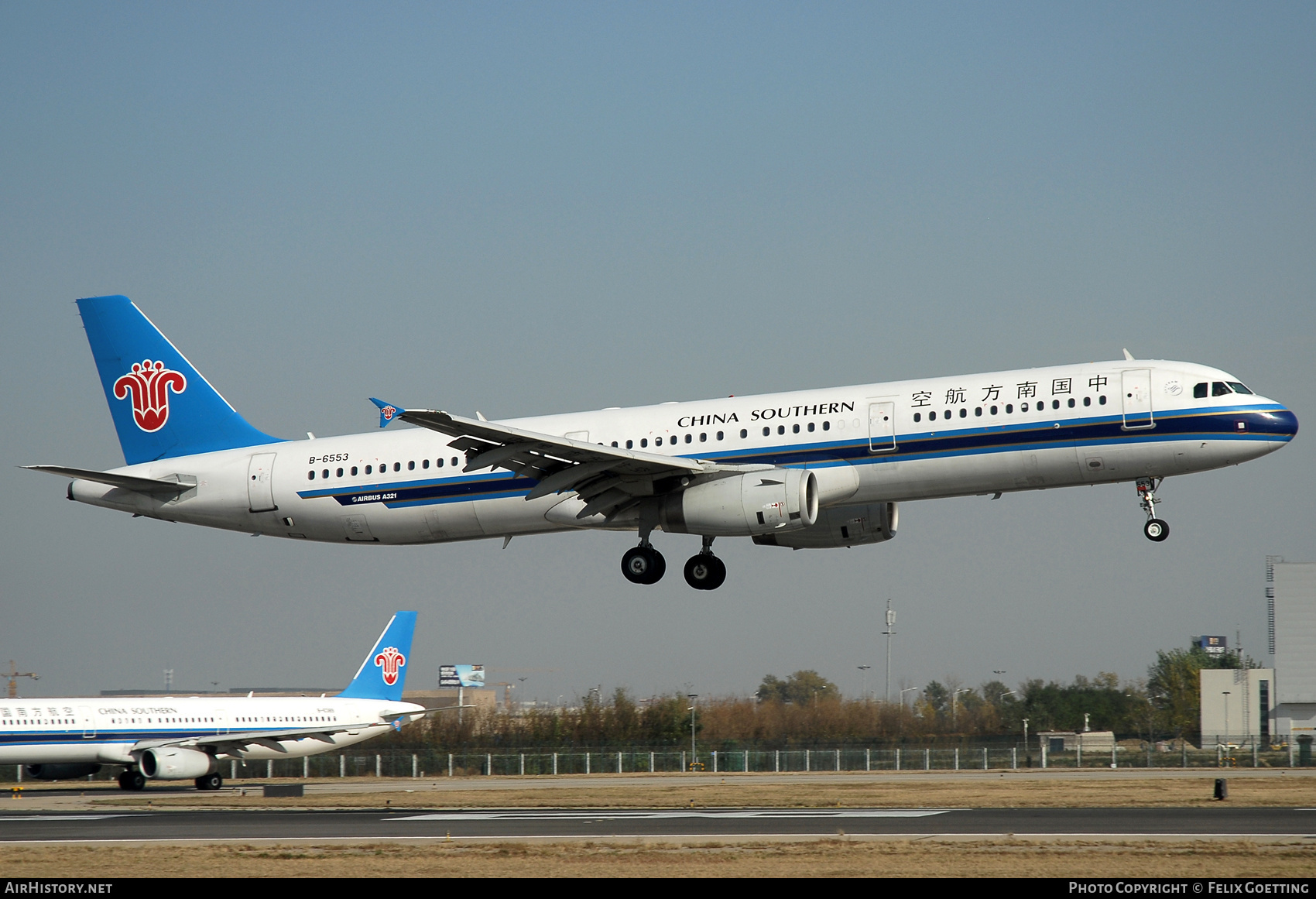 Aircraft Photo of B-6553 | Airbus A321-231 | China Southern Airlines | AirHistory.net #813383