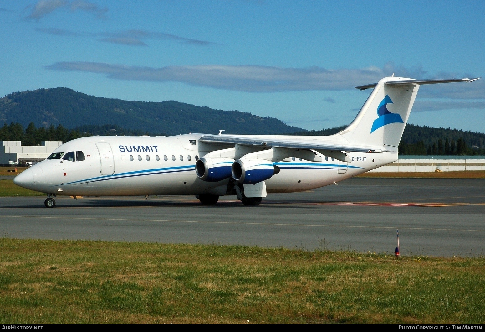 Aircraft Photo of C-FRJY | BAE Systems Avro 146-RJ100 | Summit Air | AirHistory.net #813439