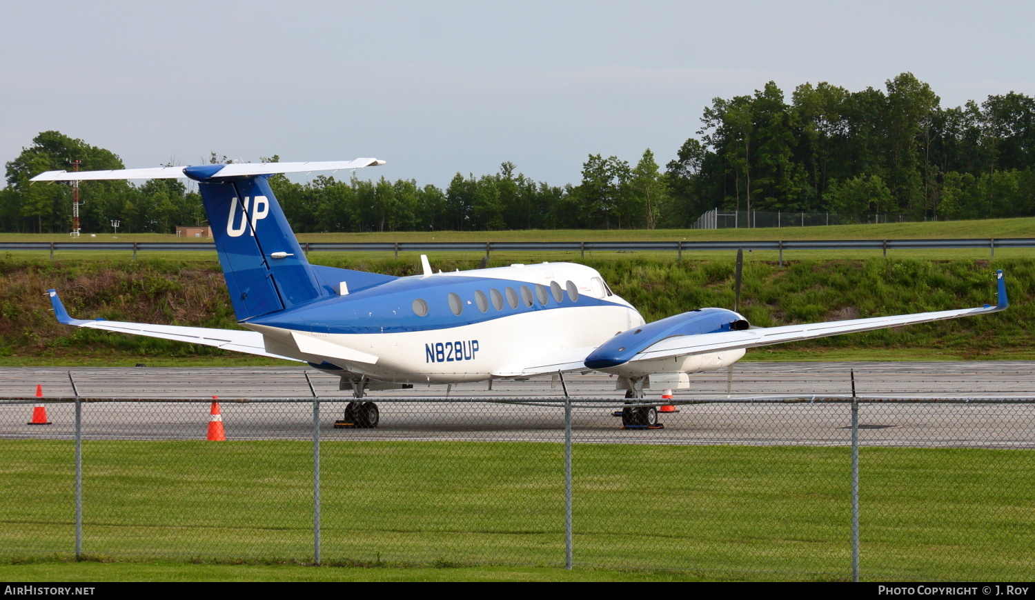 Aircraft Photo of N828UP | Beechcraft 350i King Air (B300) | Wheels Up | AirHistory.net #813551