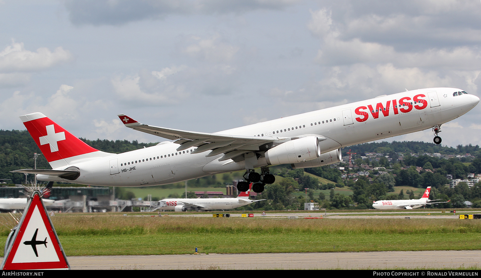 Aircraft Photo of HB-JHE | Airbus A330-343 | Swiss International Air Lines | AirHistory.net #813576