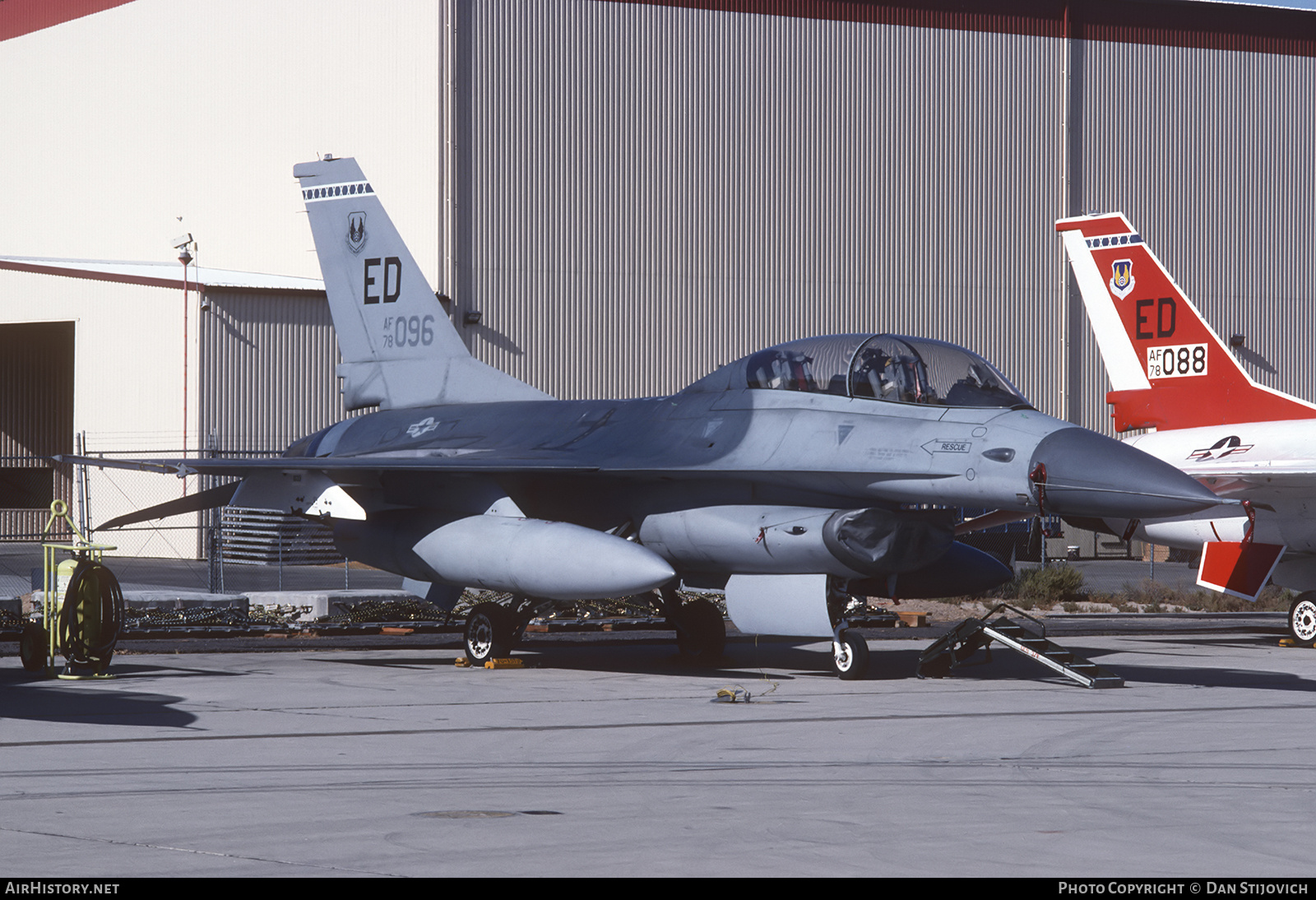 Aircraft Photo of 78-0096 / AF78-096 | General Dynamics F-16B Fighting Falcon | USA - Air Force | AirHistory.net #813585