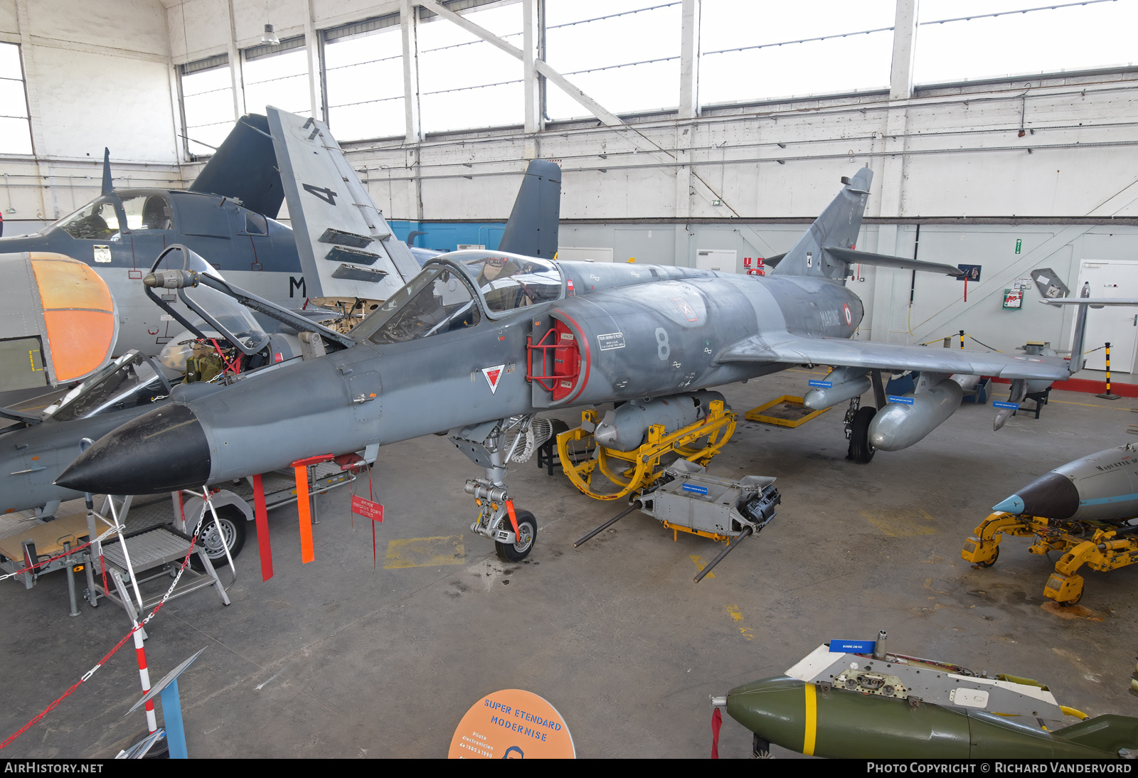Aircraft Photo of 8 | Dassault Super Etendard Modernisé | France - Navy | AirHistory.net #813793