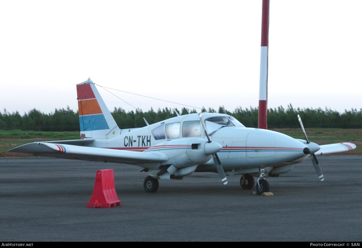 Aircraft Photo of CN-TKH | Piper PA-23-250 Aztec E | AirHistory.net #813807