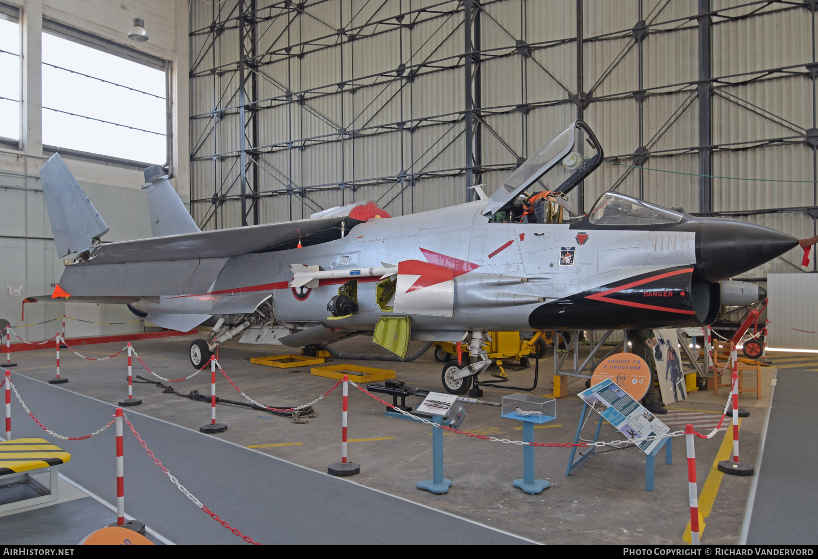 Aircraft Photo of 11 | Vought F-8P Crusader | France - Navy | AirHistory.net #813822