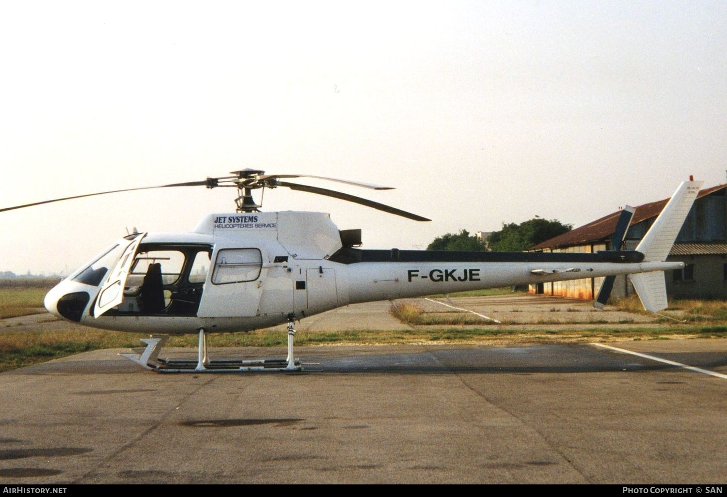 Aircraft Photo of F-GKJE | Aerospatiale AS-350BA Ecureuil | Jet Systems Hélicoptères Services | AirHistory.net #813914