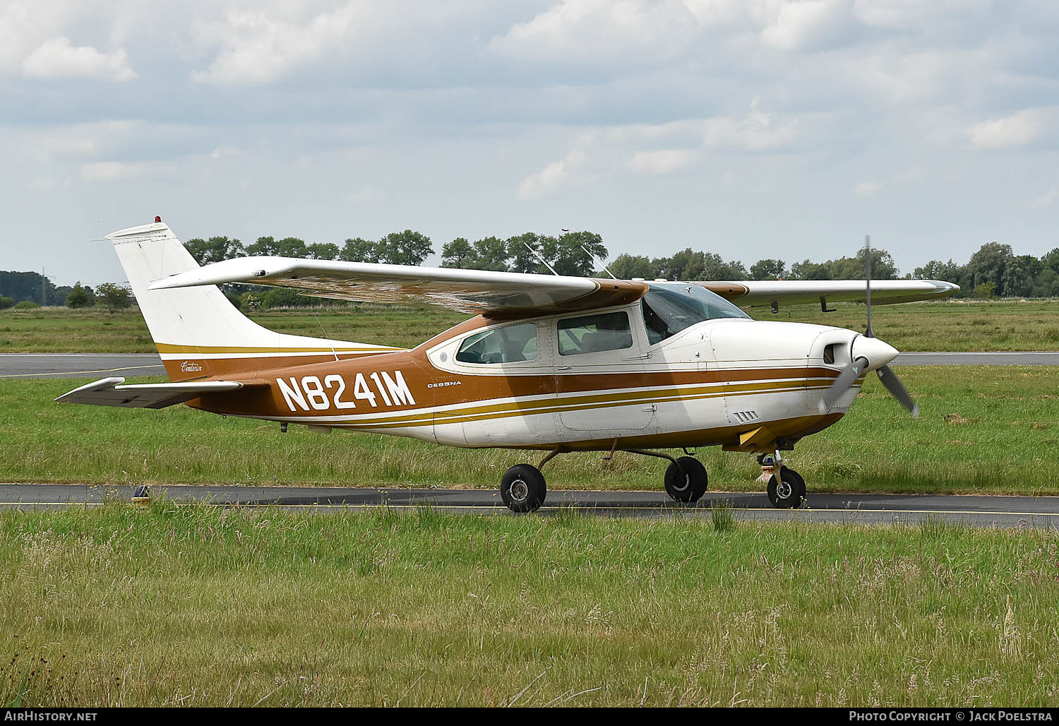 Aircraft Photo of N8241M | Cessna 210K Centurion | AirHistory.net #814063