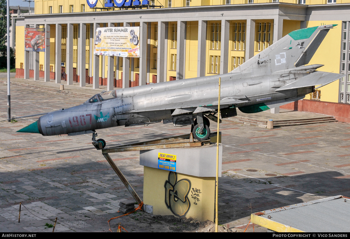 Aircraft Photo of 1907 | Mikoyan-Gurevich MiG-21M | Poland - Air Force | AirHistory.net #814280