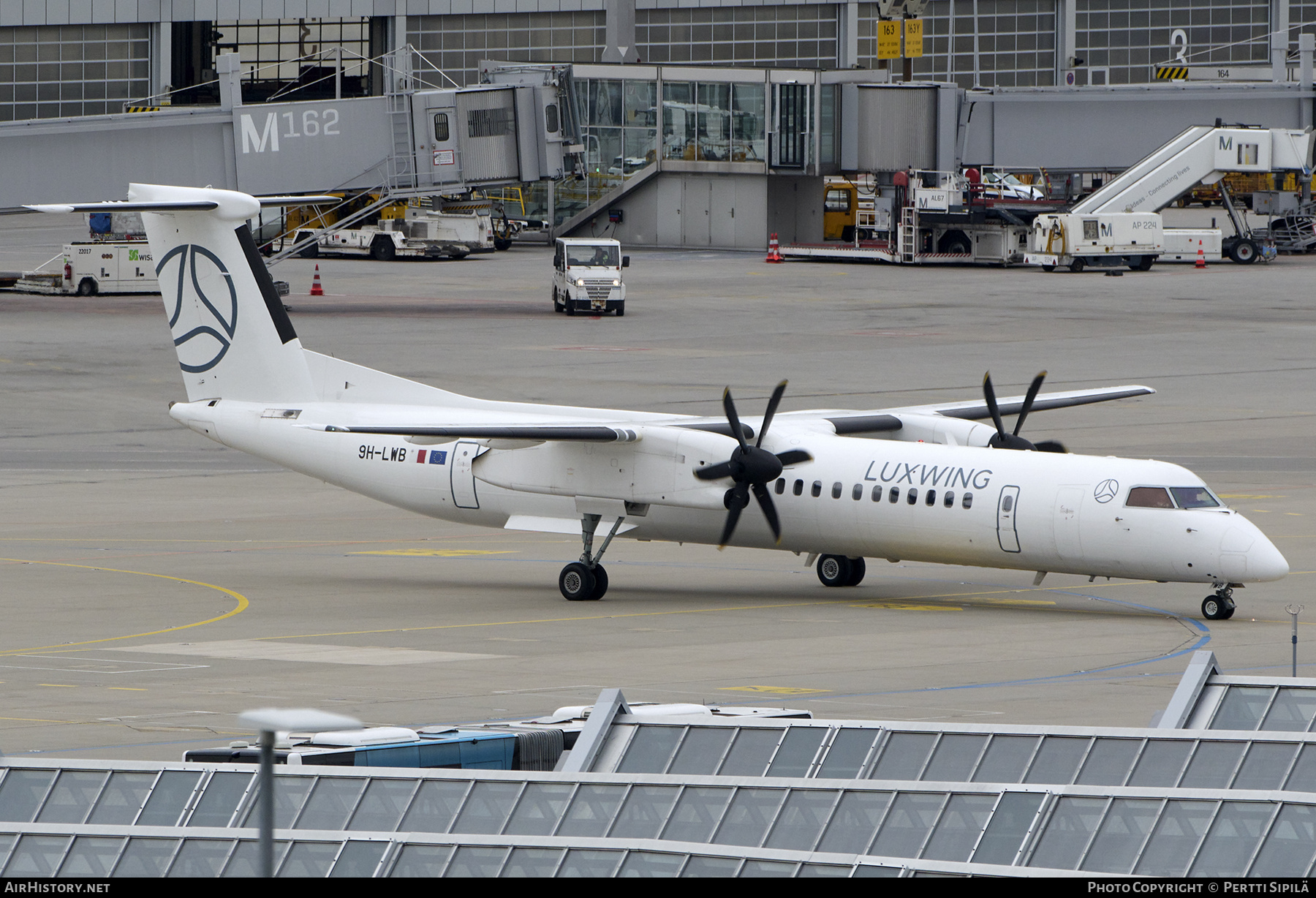 Aircraft Photo of 9H-LWB | Bombardier DHC-8-402 Dash 8 | Luxwing | AirHistory.net #814294