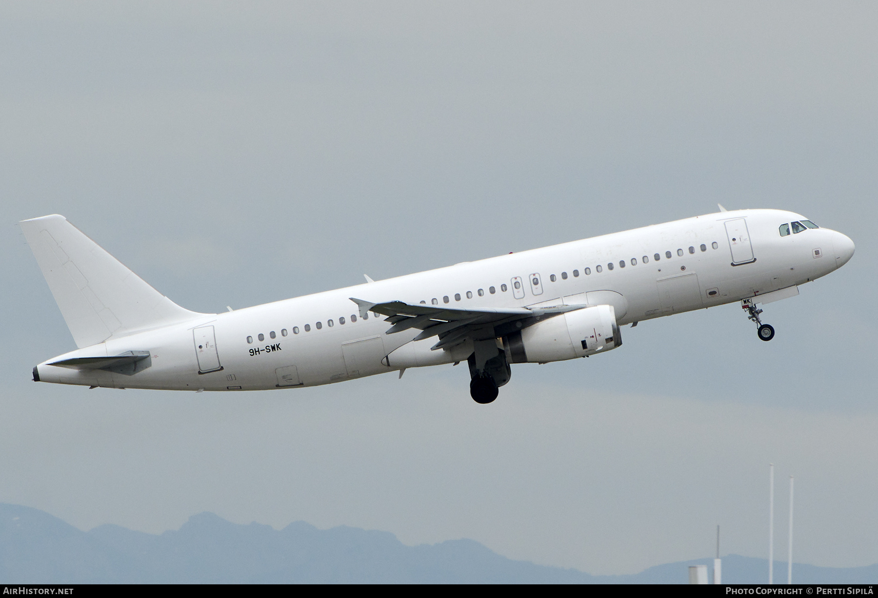 Aircraft Photo of 9H-SWK | Airbus A320-232 | AirHistory.net #814297