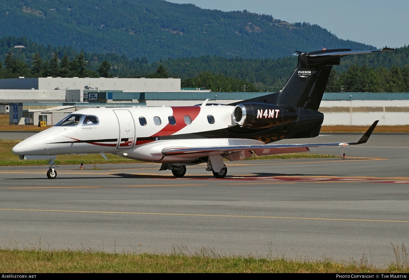 Aircraft Photo of N4MT | Embraer EMB-505 Phenom 300 | AirHistory.net #814526
