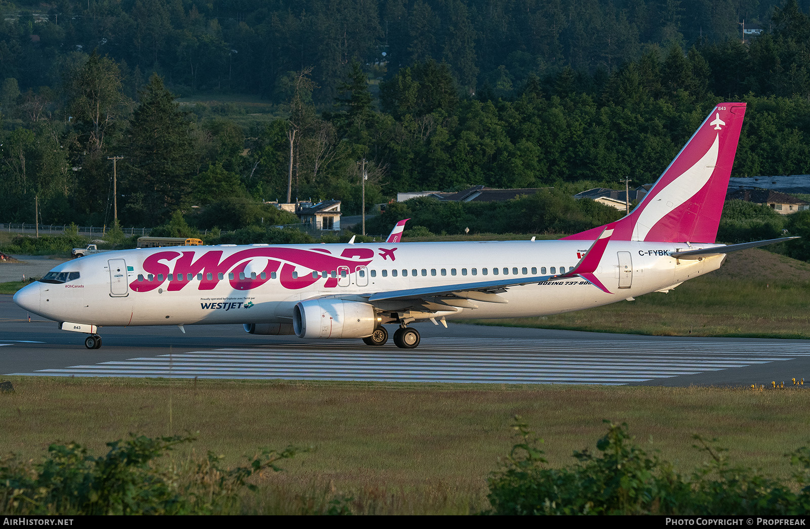 Aircraft Photo of C-FYBK | Boeing 737-8CT | Swoop | AirHistory.net #814563