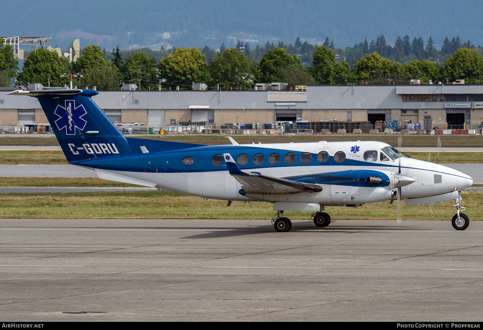 Aircraft Photo of C-GDRU | Beechcraft B300 King Air 350 | AirHistory.net #814650