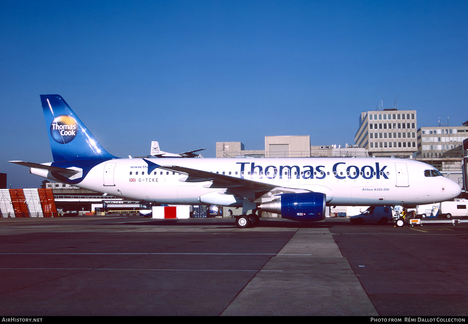 Aircraft Photo of G-TCKE | Airbus A320-214 | Thomas Cook Airlines | AirHistory.net #814678