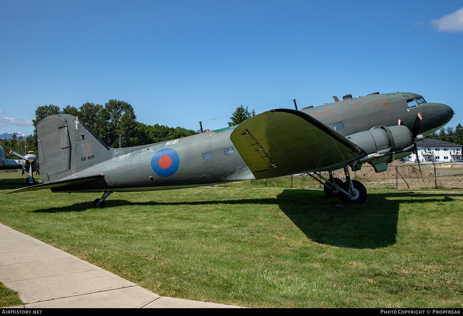 Aircraft Photo of EZ671 | Douglas CC-129 Dakota 3 | Canada - Air Force | AirHistory.net #814866