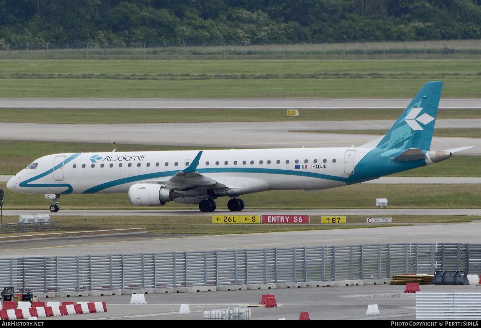 Aircraft Photo of I-ADJQ | Embraer 195LR (ERJ-190-200LR) | Air Dolomiti | AirHistory.net #814995