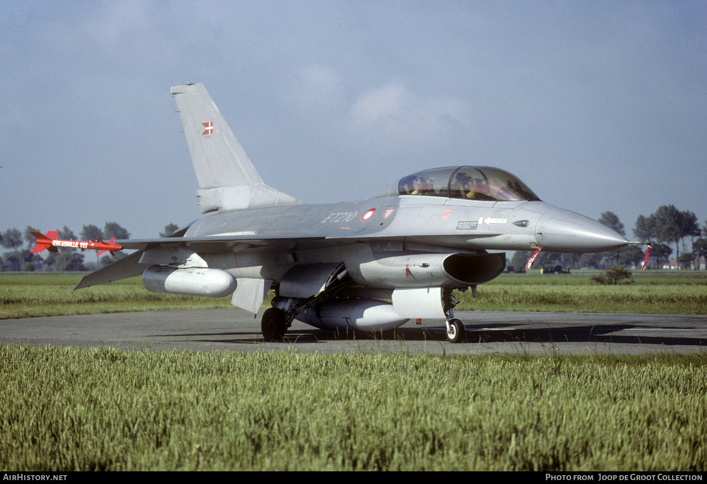 Aircraft Photo of ET-210 | General Dynamics F-16B Fighting Falcon | Denmark - Air Force | AirHistory.net #815018