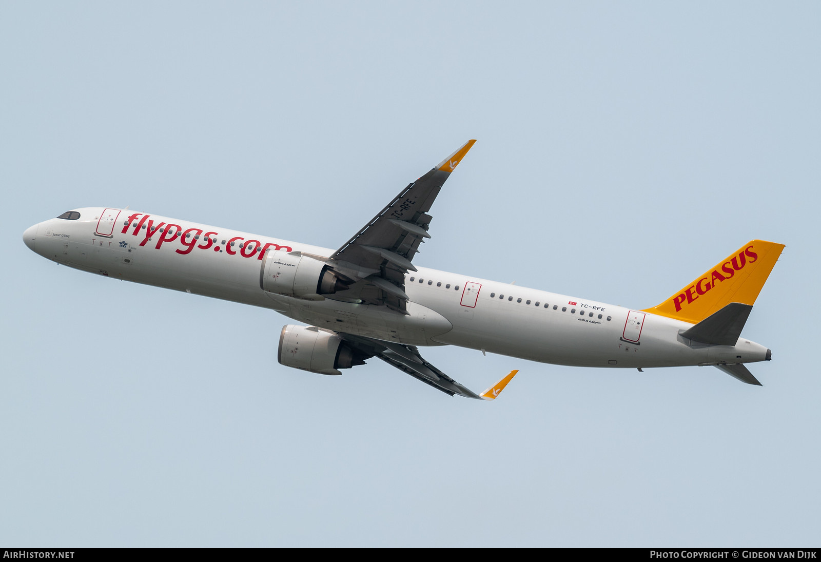 Aircraft Photo of TC-RFE | Airbus A321-251NX | Pegasus Airlines | AirHistory.net #815060