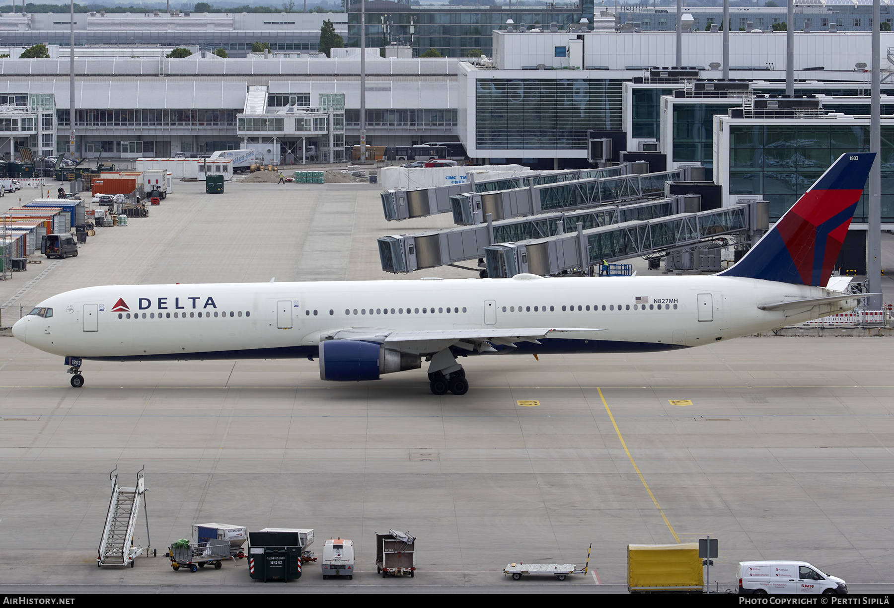 Aircraft Photo of N827MH | Boeing 767-432/ER | Delta Air Lines | AirHistory.net #815062