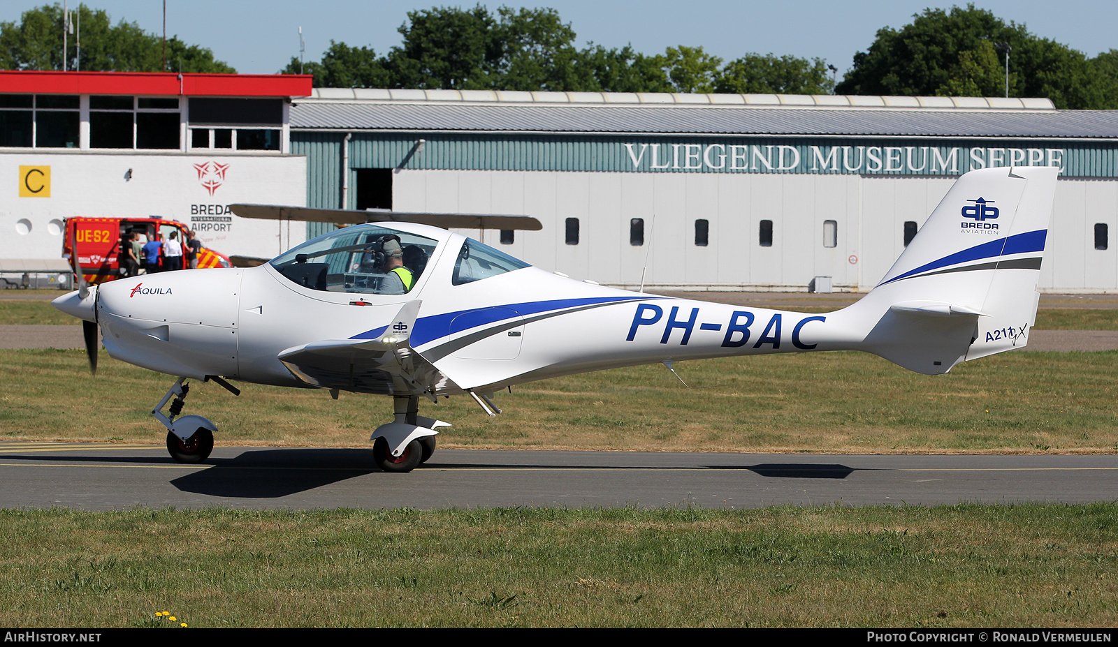 Aircraft Photo of PH-BAC | Aquila AT01 A211 | Breda Aviation | AirHistory.net #815110
