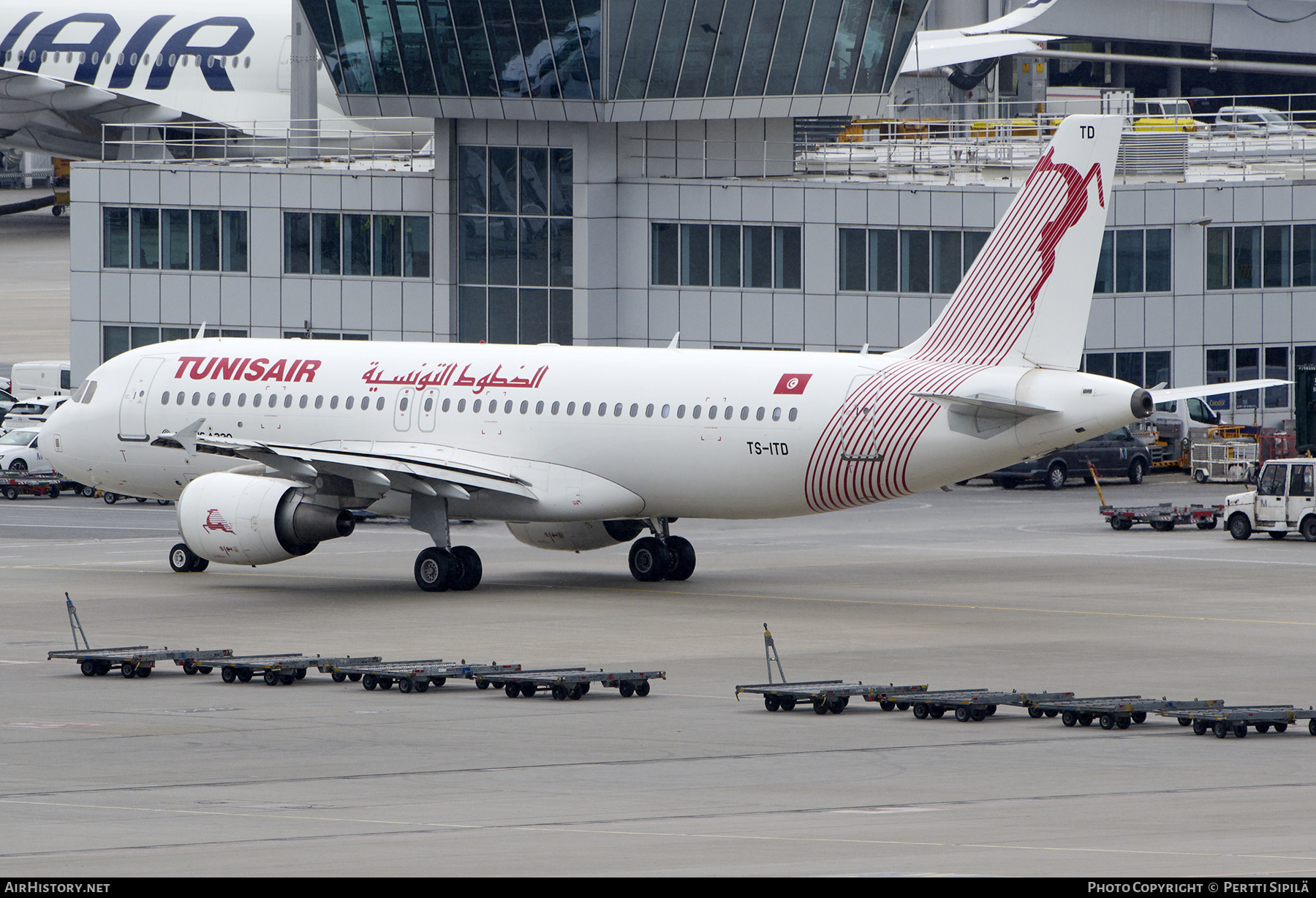 Aircraft Photo of TS-ITD | Airbus A320-214 | Tunisair | AirHistory.net #815194
