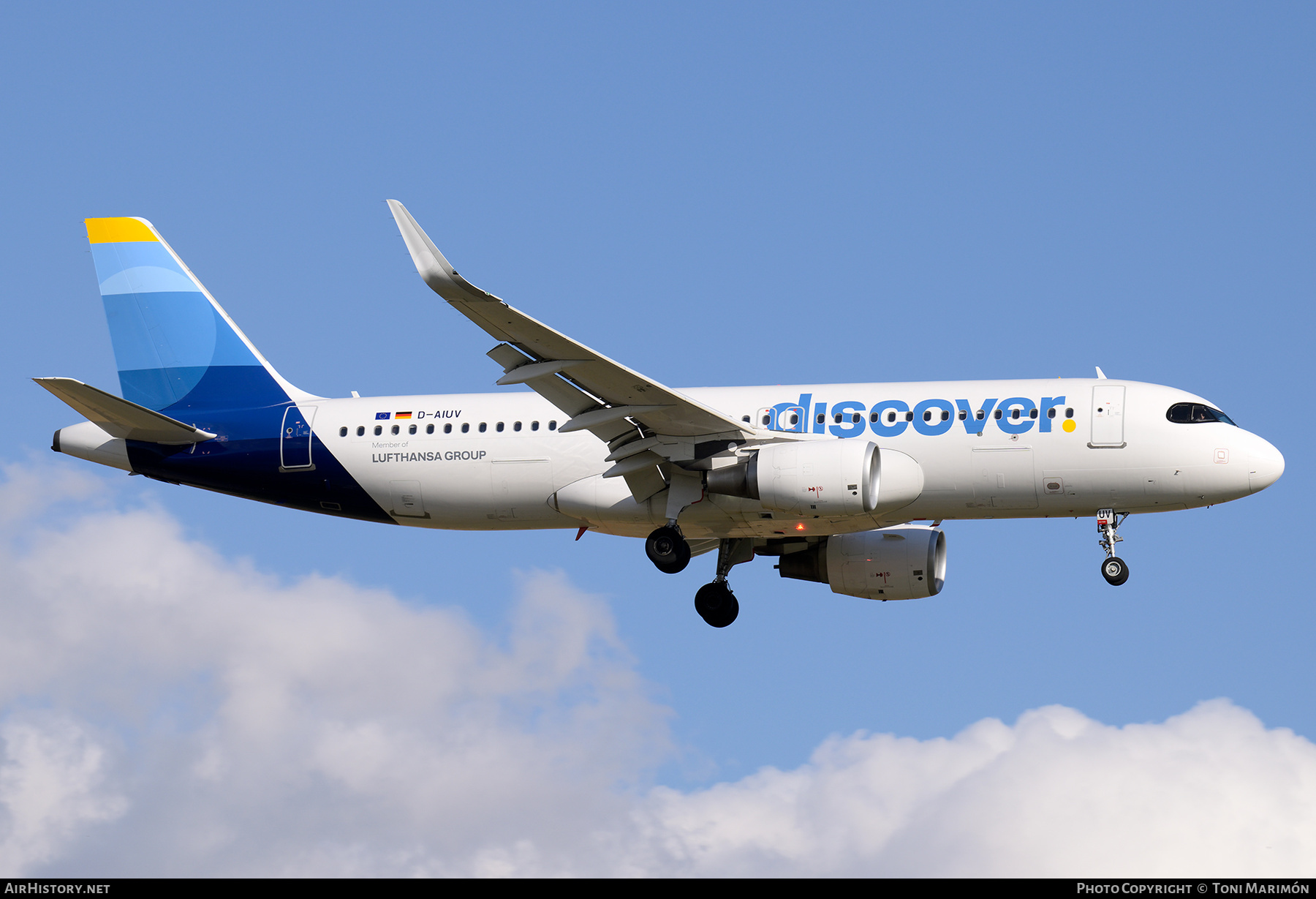 Aircraft Photo of D-AIUV | Airbus A320-214 | Discover Airlines | AirHistory.net #815234