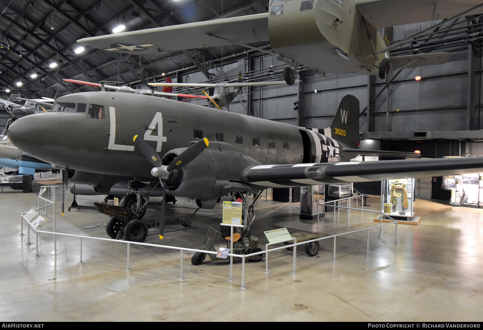 Aircraft Photo of 43-15213 / 315213 | Douglas C-47D Skytrain | USA - Air Force | AirHistory.net #815274