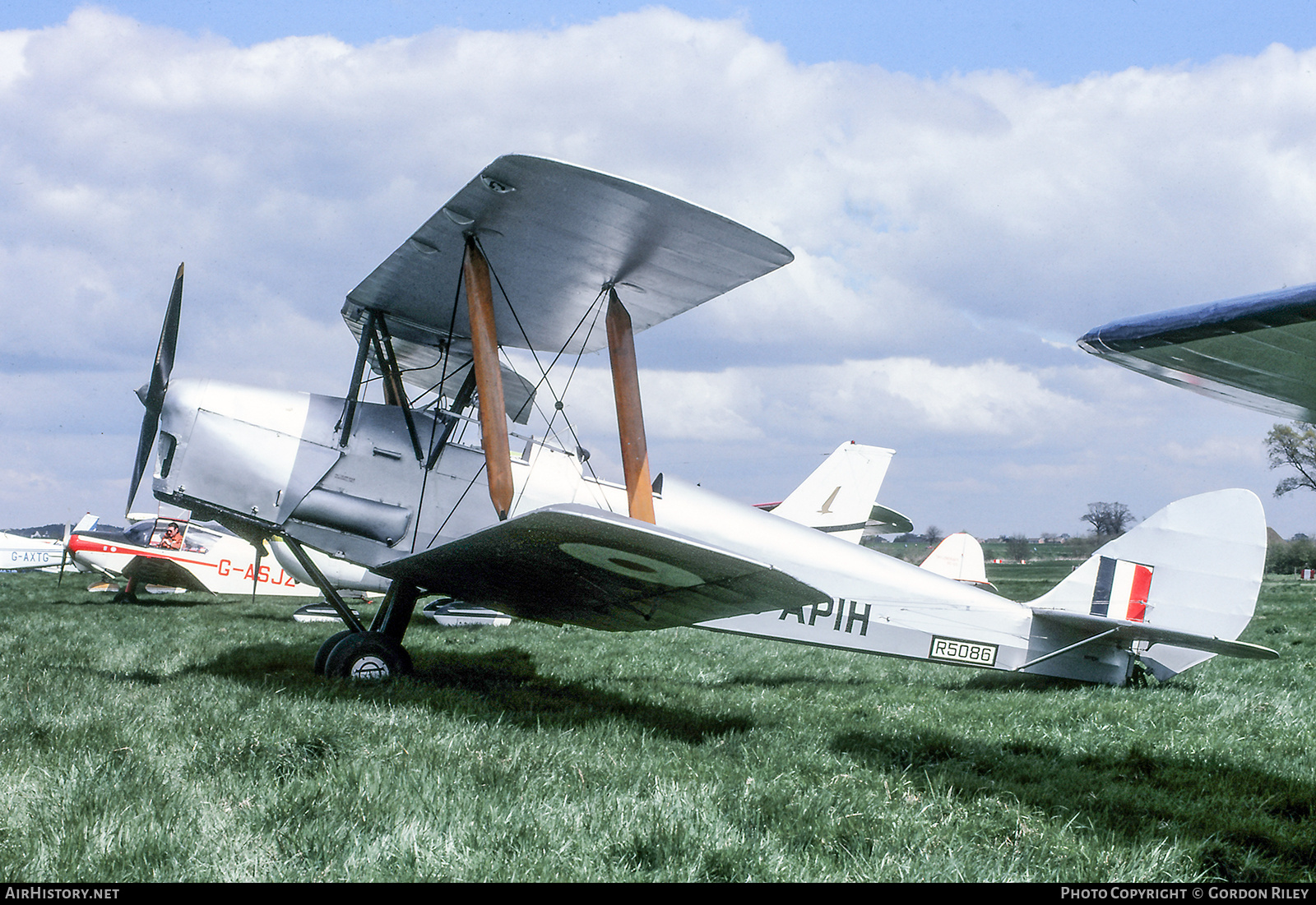 Aircraft Photo of G-APIH / R5086 | De Havilland D.H. 82A Tiger Moth | UK - Air Force | AirHistory.net #815285
