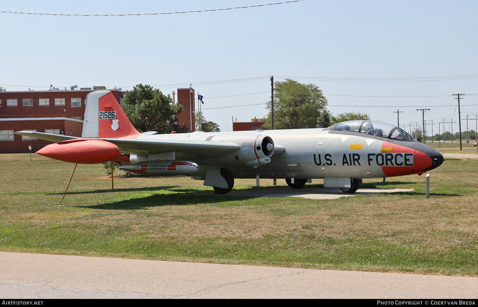 Aircraft Photo of 52-1526 / 21526 | Martin EB-57B Canberra | USA - Air Force | AirHistory.net #815295