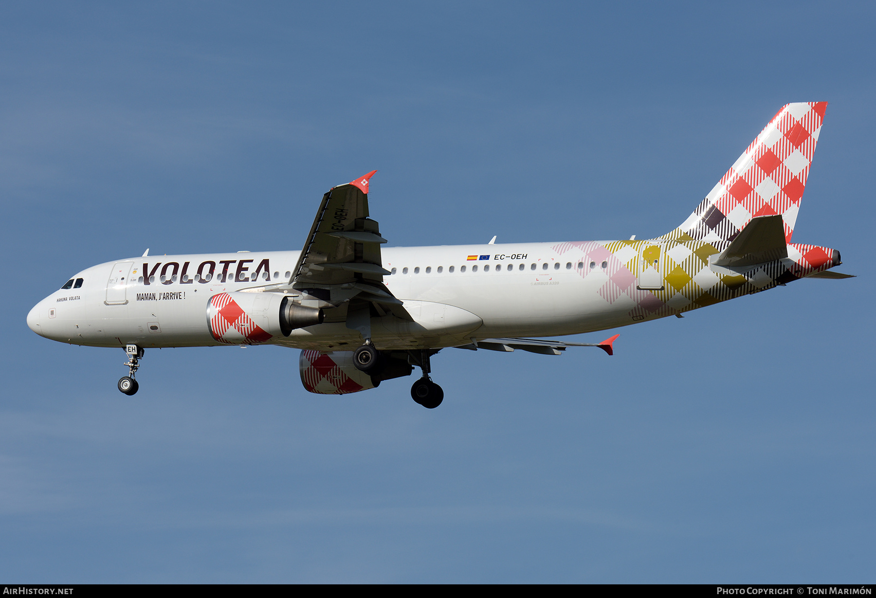 Aircraft Photo of EC-OEH | Airbus A320-214 | Volotea | AirHistory.net #815430