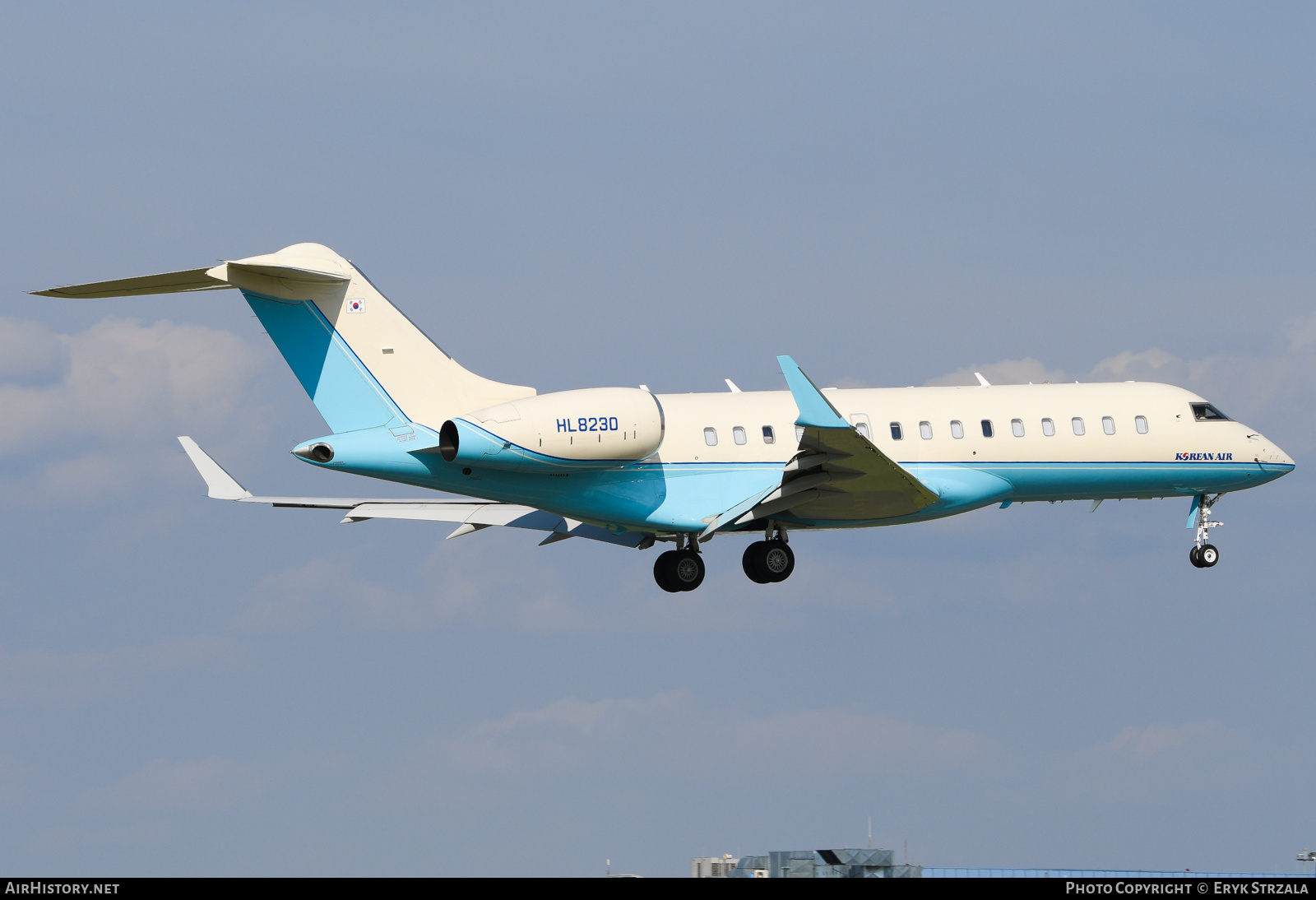 Aircraft Photo of HL8230 | Bombardier Global Express (BD-700-1A10) | Korean Air | AirHistory.net #815694
