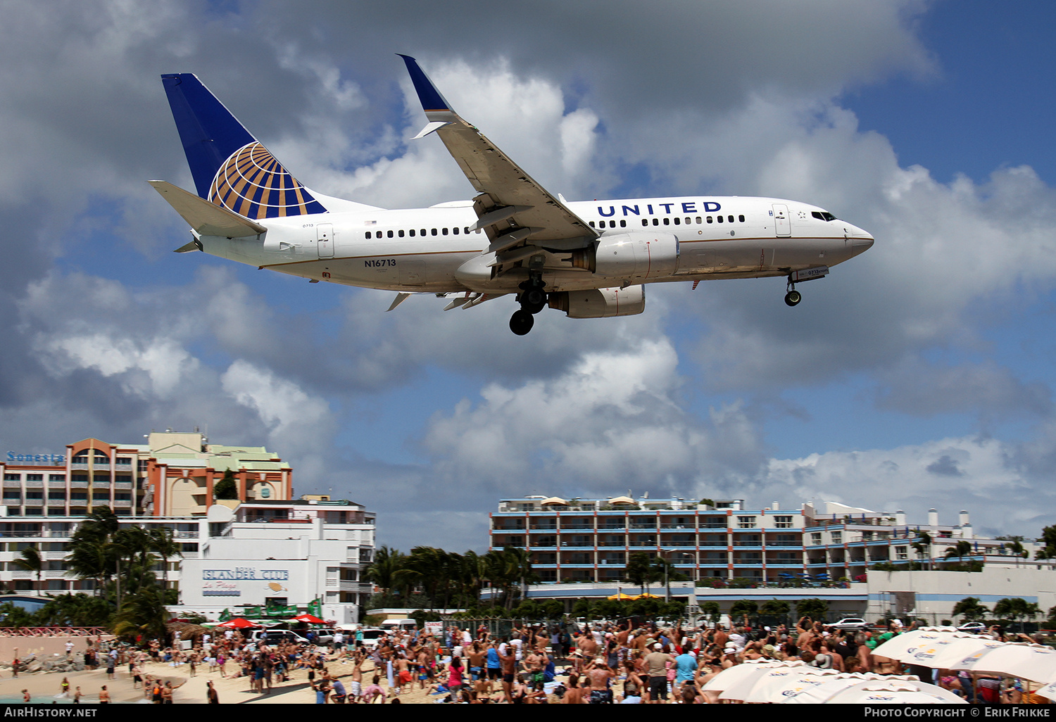 Aircraft Photo of N16713 | Boeing 737-724 | United Airlines | AirHistory.net #815934