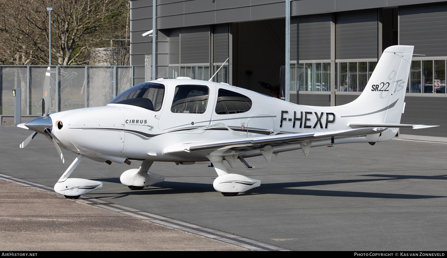 Aircraft Photo of F-HEXP | Cirrus SR-22 G2-GTS | AirHistory.net #816168