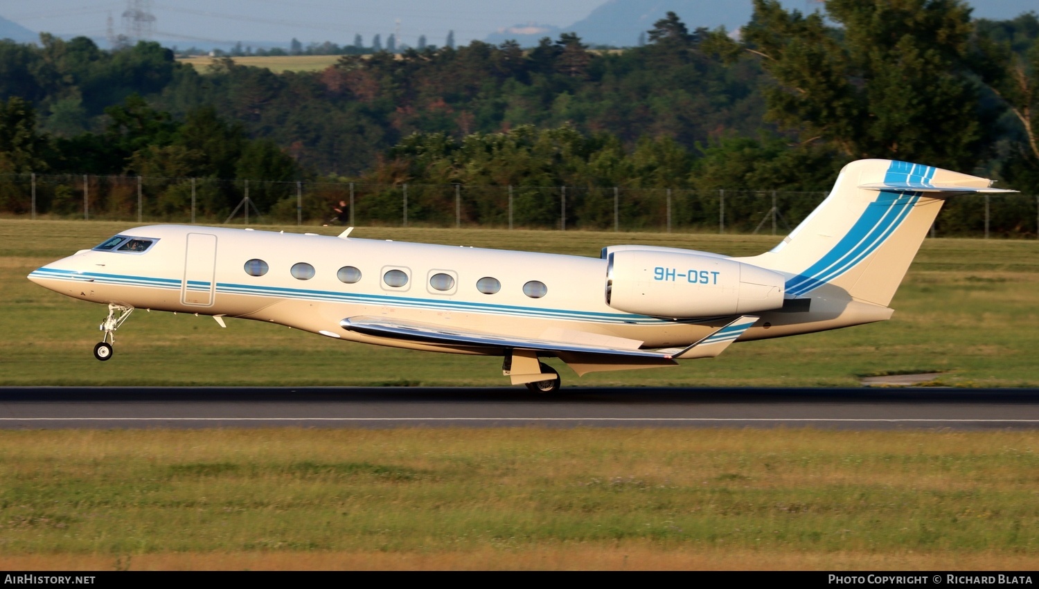 Aircraft Photo of 9H-OST | Gulfstream Aerospace G500 (G-VII) | AirHistory.net #816286