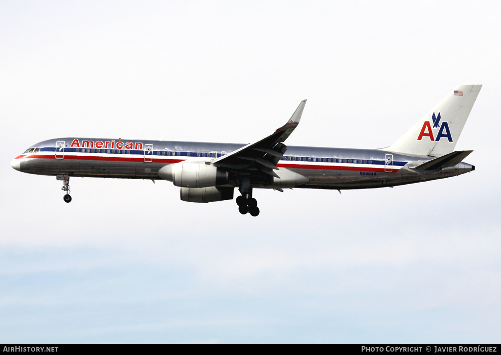Aircraft Photo of N688AA | Boeing 757-223 | American Airlines | AirHistory.net #816305