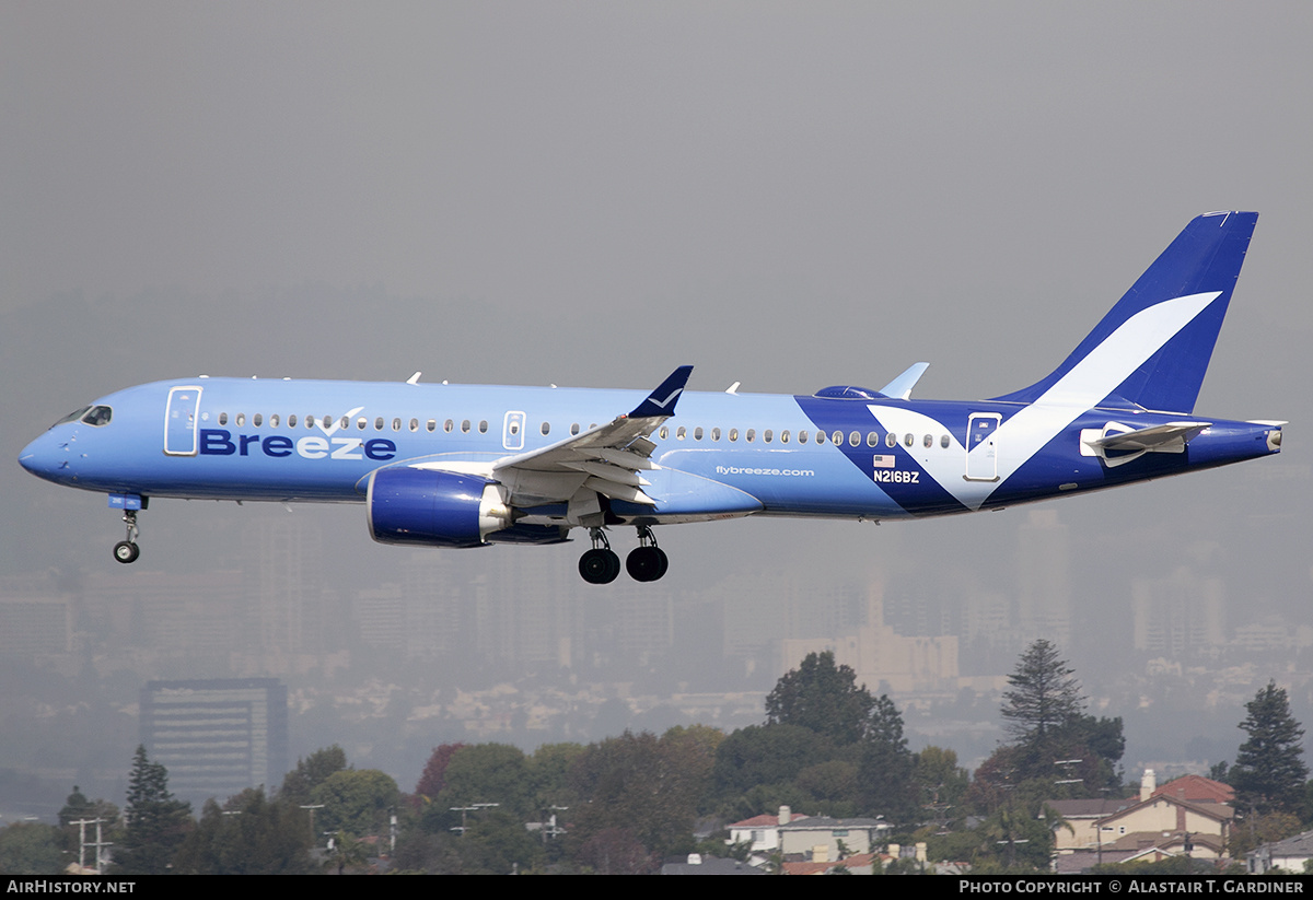 Aircraft Photo of N216BZ | Airbus A220-300 (BD-500-1A11) | Breeze Airways | AirHistory.net #816383