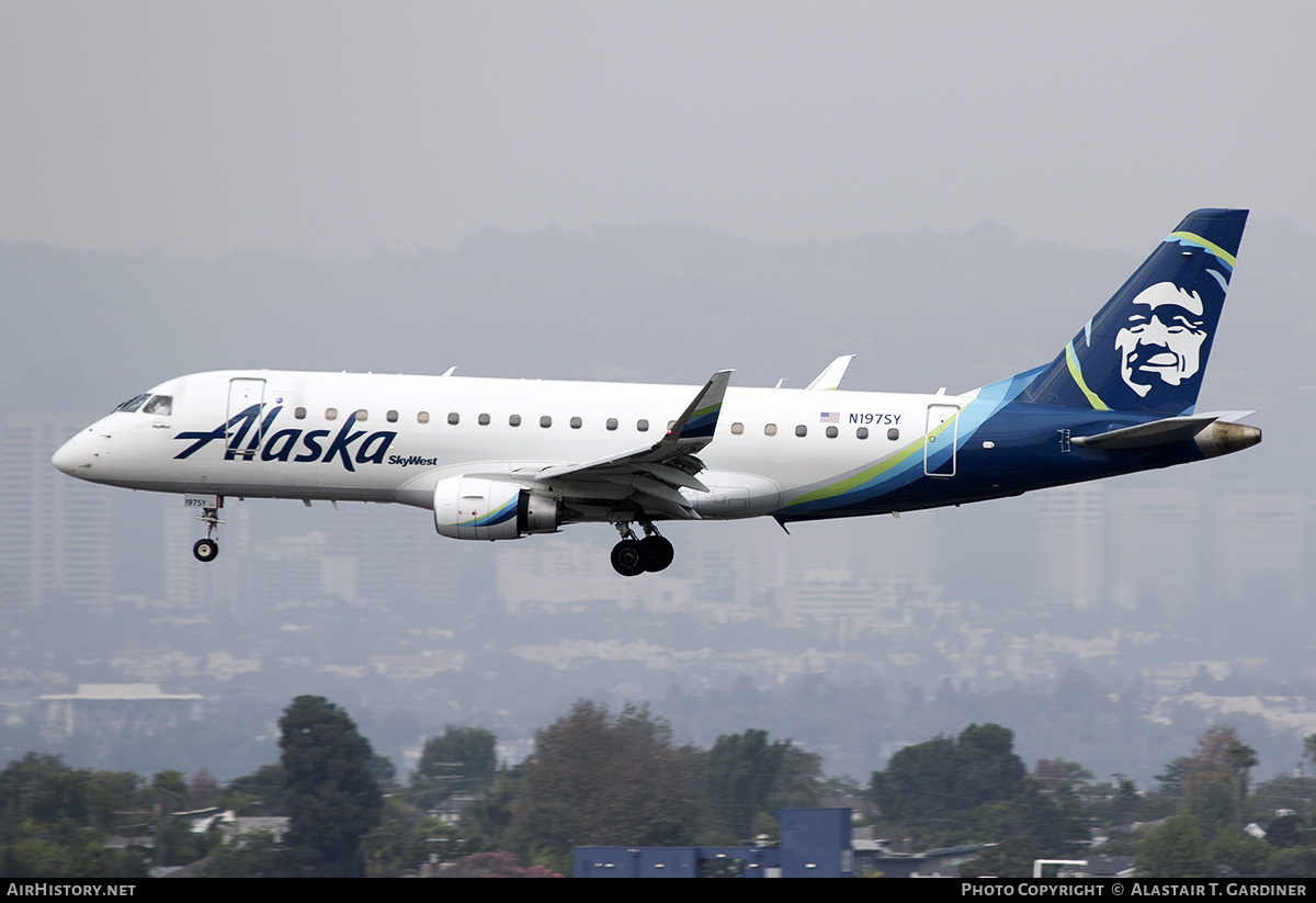 Aircraft Photo of N197SY | Embraer 175LR (ERJ-170-200LR) | Alaska Airlines | AirHistory.net #816400