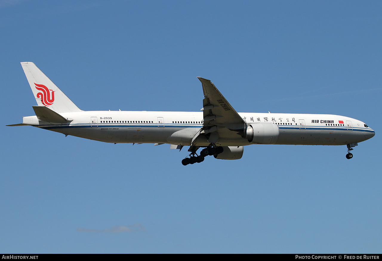 Aircraft Photo of B-2039 | Boeing 777-39L/ER | Air China | AirHistory.net #816485