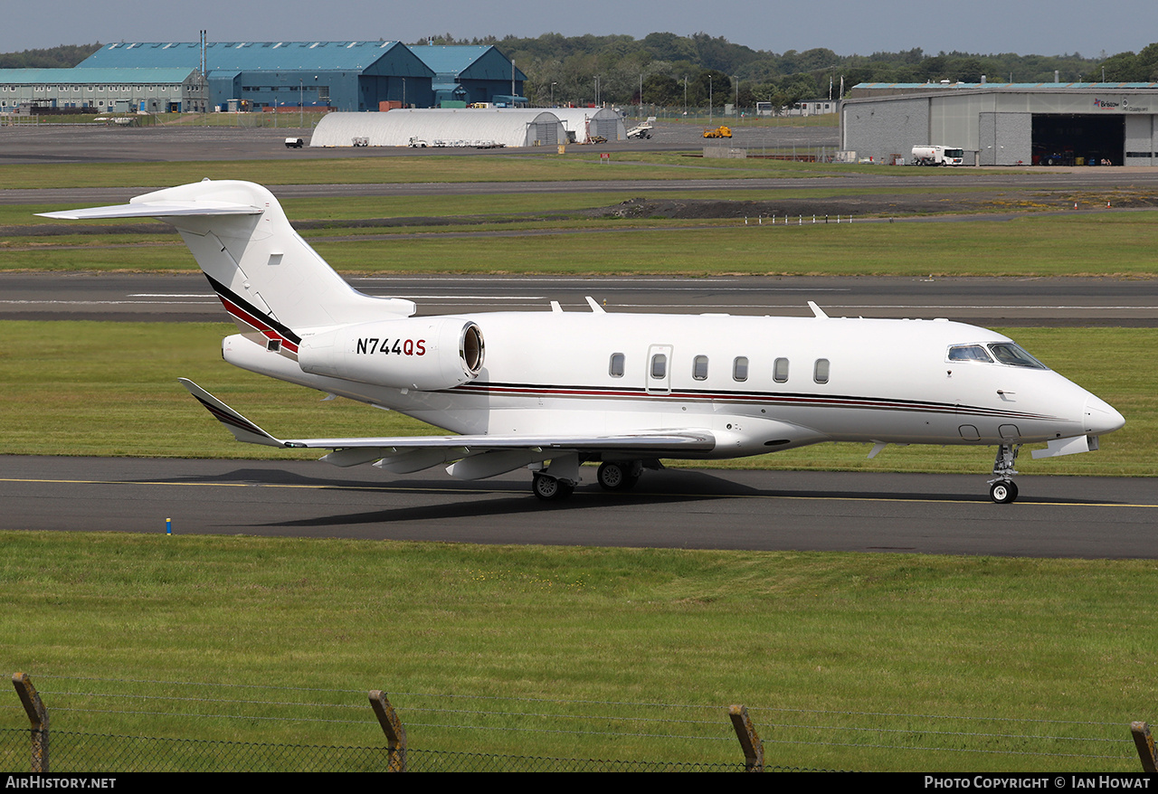 Aircraft Photo of N744QS | Bombardier Challenger 350 (BD-100-1A10) | AirHistory.net #816527