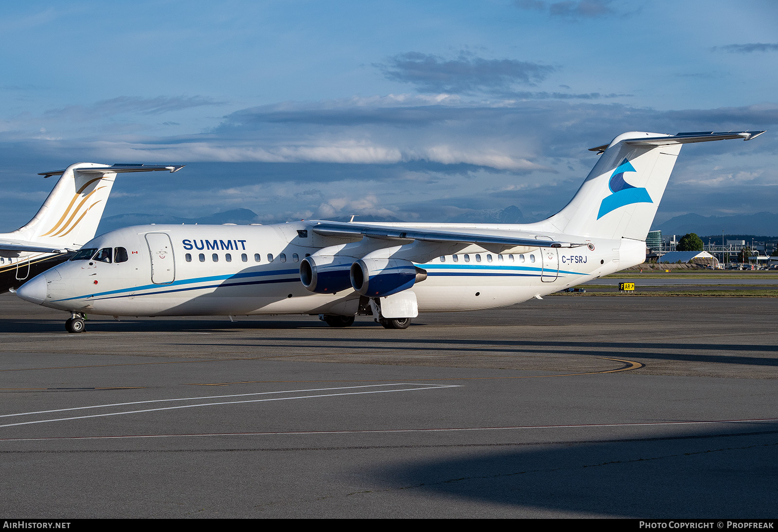 Aircraft Photo of C-FSRJ | British Aerospace Avro 146-RJ100 | Summit Air | AirHistory.net #816774