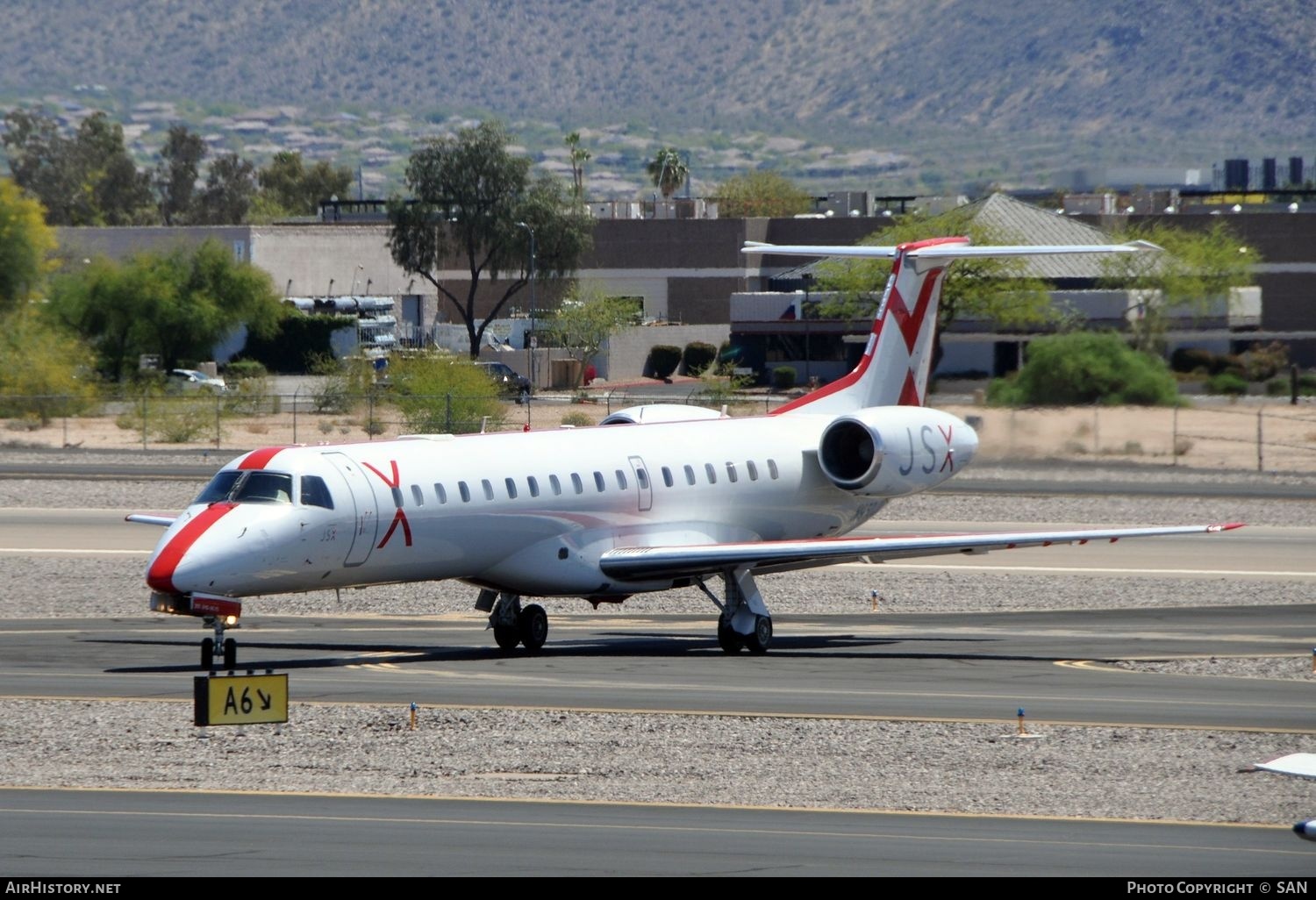 Aircraft Photo of N950JX | Embraer ERJ-145LR (EMB-145LR) | JetSuiteX - JSX | AirHistory.net #816820