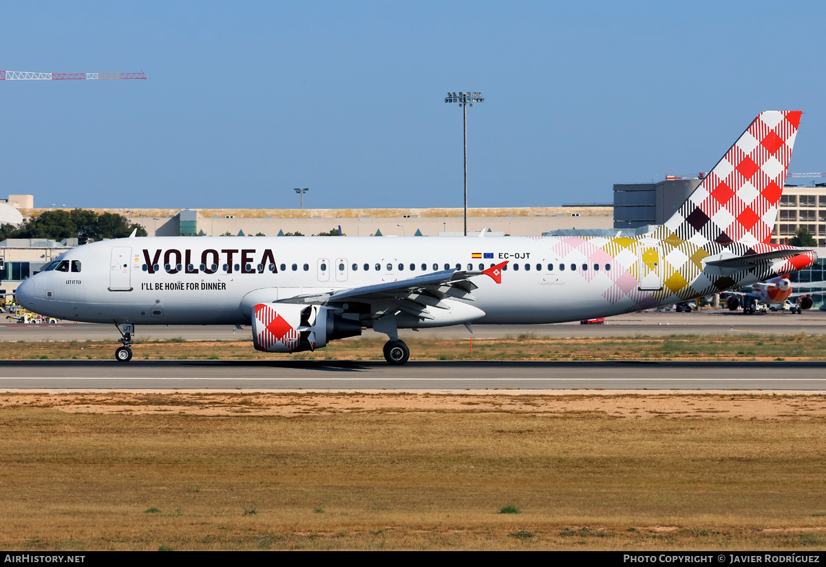 Aircraft Photo of EC-OJT | Airbus A320-214 | Volotea | AirHistory.net #816903